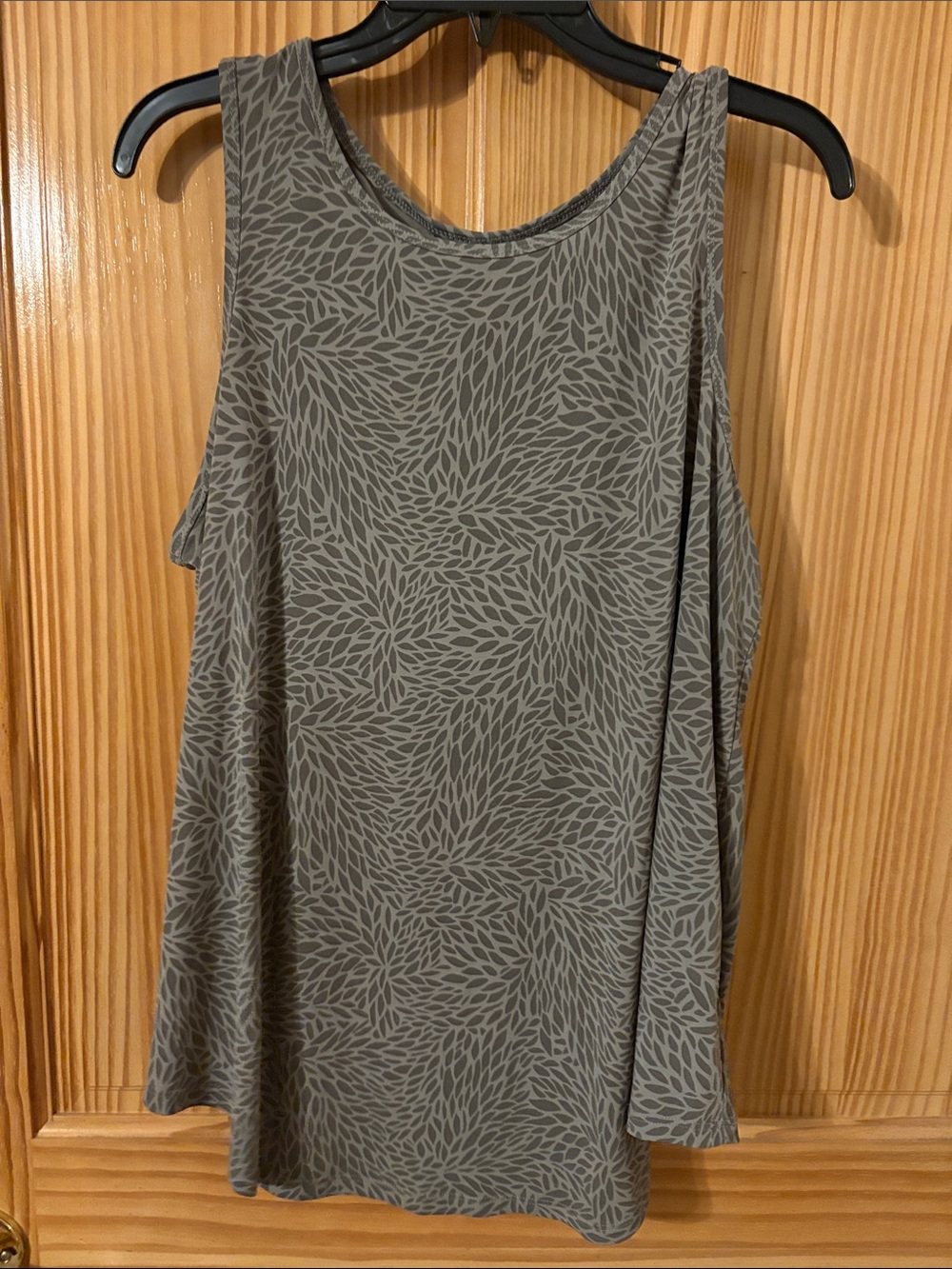 torrid Gray Leaf-Print Sleeveless Tank